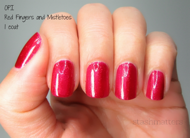 opi_red_fingers_mistletoes_3