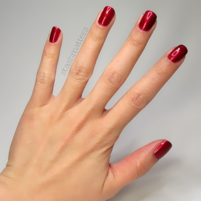 opi_red_fingers_mistletoes_8